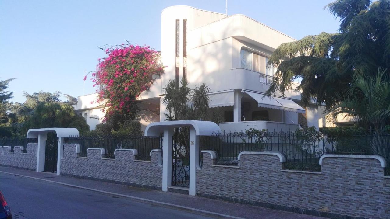 Villa Mary - Oroblu Trani Eksteriør bilde